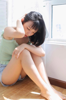 美女抓奶抖胸视频